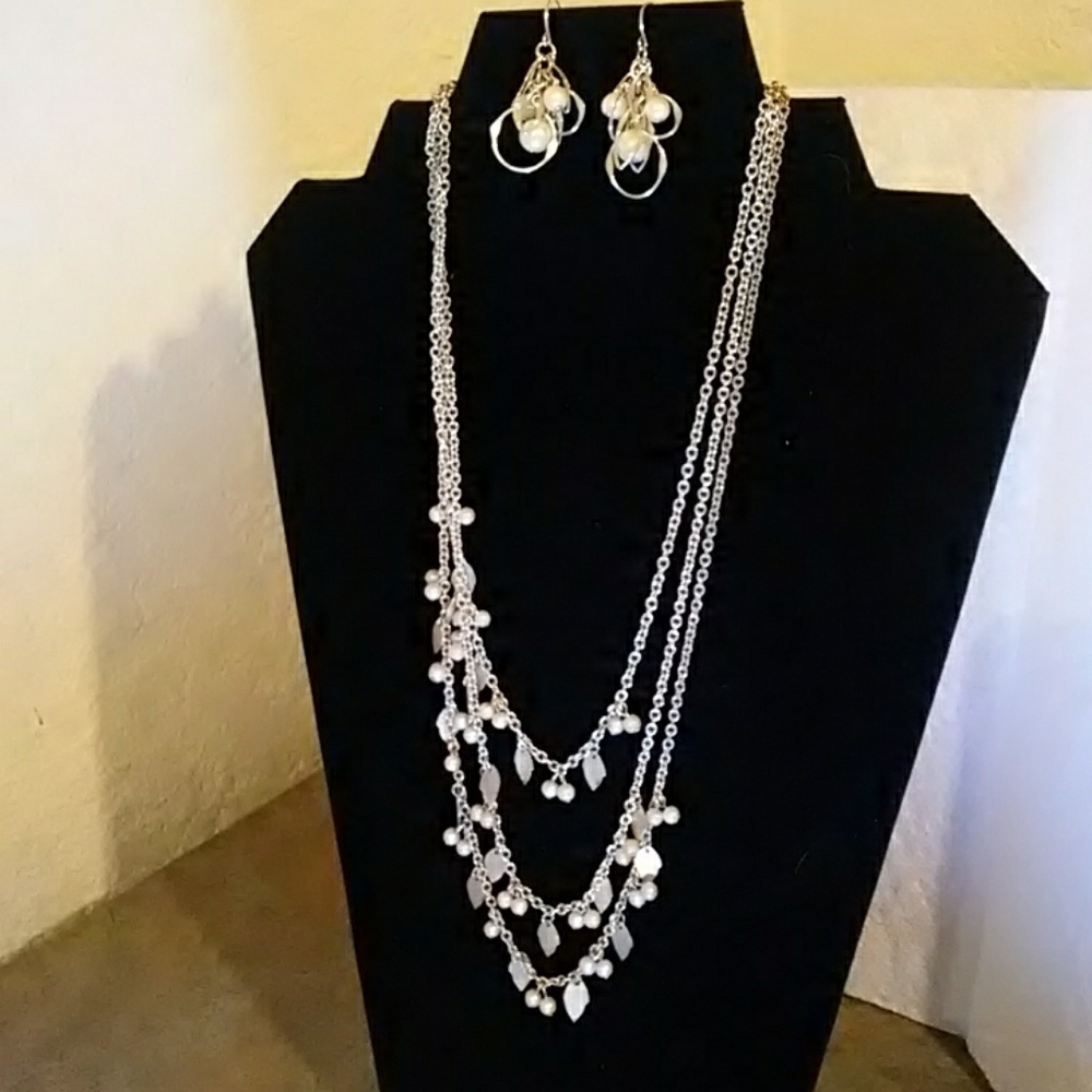 Silver and Pearl Necklace Earrings Set